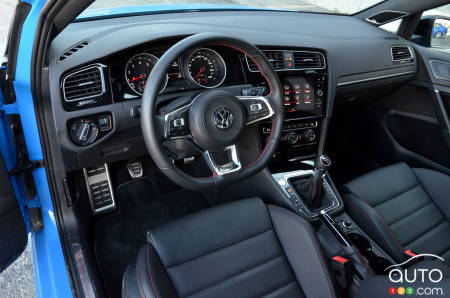 2021 Volkswagen Golf GTI, interior